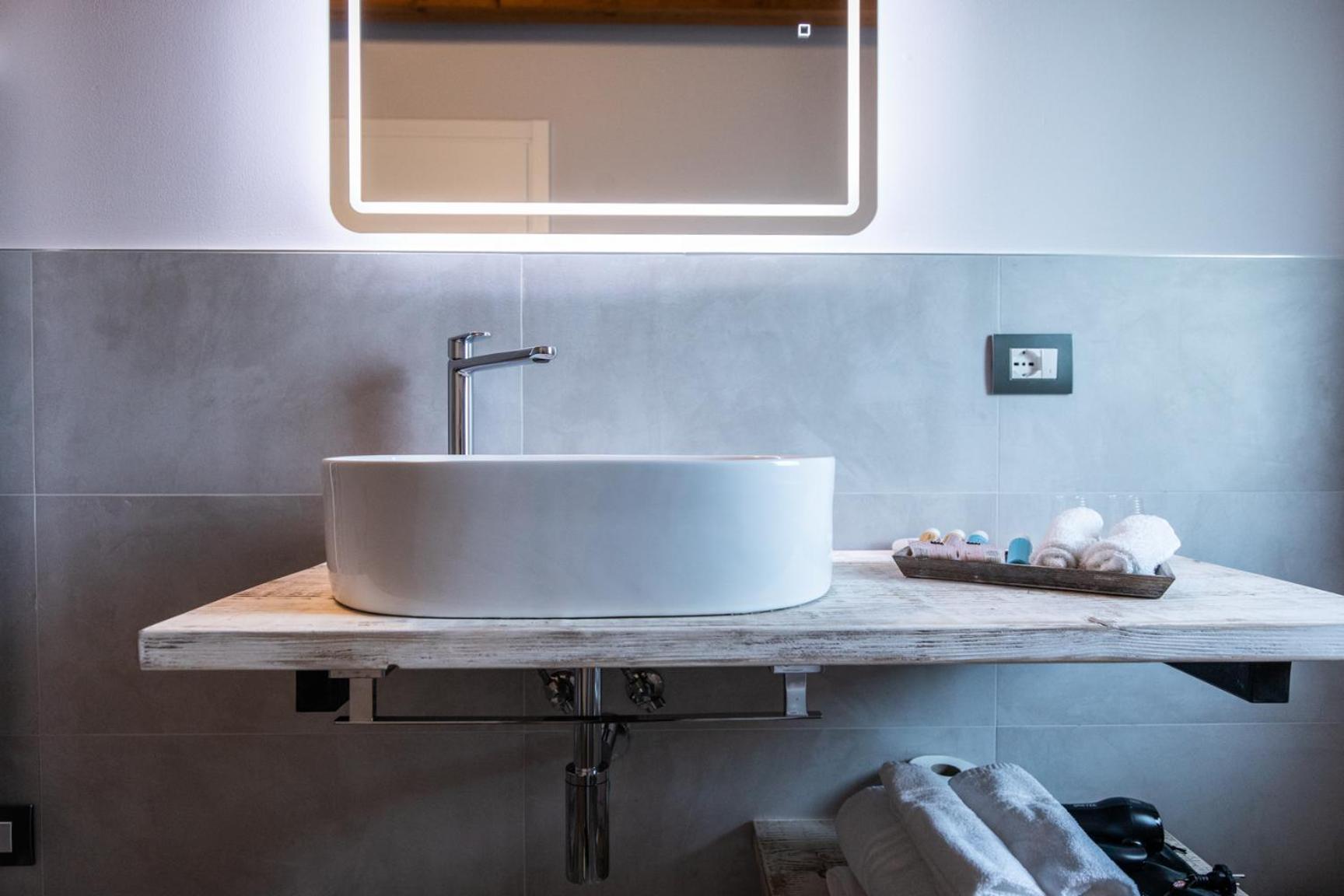 Atmosfere Charme & Country Hotel Borgo San Mauro ภายนอก รูปภาพ